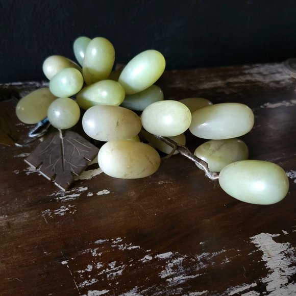 Vintage MCM Jade Grape Cluster Polished Stone Grapes, Stone Fruits - Picture 2 of 5